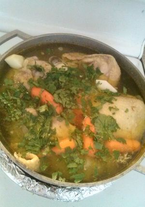 A picture of Caldo de pollo.