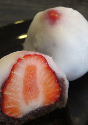 A picture of Microwaved Strawberry Daifuku (with Joshinko).