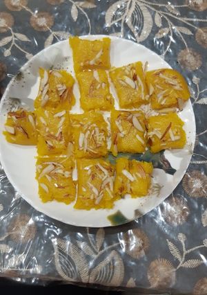 A picture of Coconut burfi.