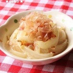 A picture of Easy and Cheap Onion in Oyster Sauce and Mayonnaise with Bonito Flakes.