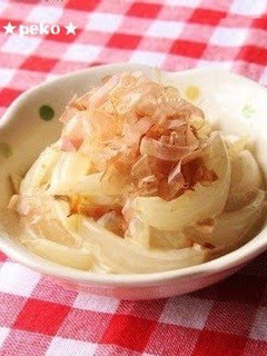 A picture of Easy and Cheap Onion in Oyster Sauce and Mayonnaise with Bonito Flakes.