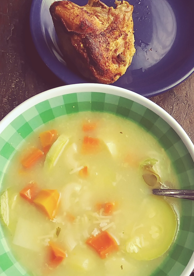 Una foto de Sopa de pollo