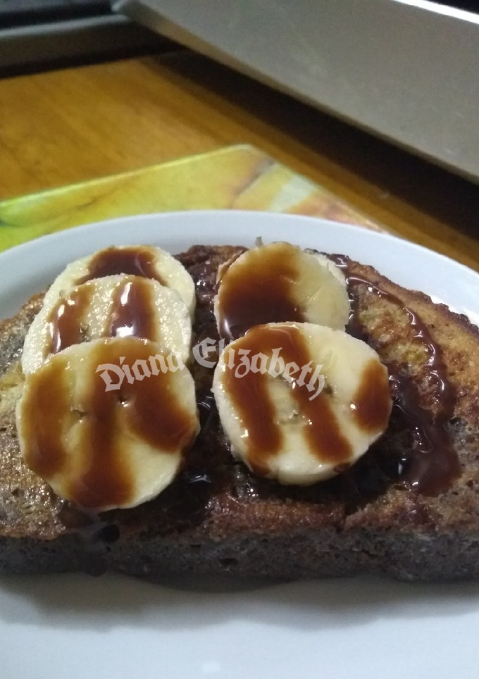 Una foto de Tostada Francesa con budín marmolado.👩🏼‍🍳☺️