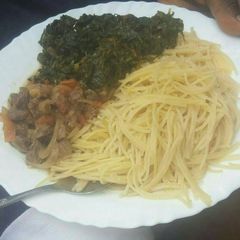 A picture of Spaghetti, beef and Veges.