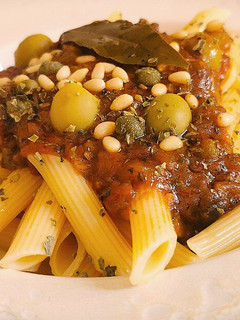 Una foto de Penne rigate con Caponata