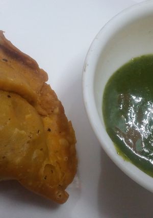 A picture of Coriander chutney.