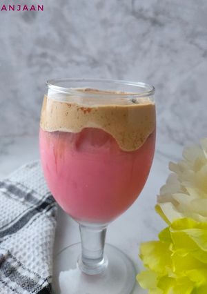 A picture of Cold Beetroot dalgona coffee.