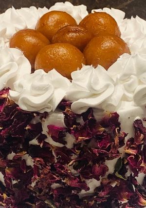 A picture of Gulab Jamun Cake.