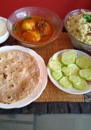 A picture of Egg korma.