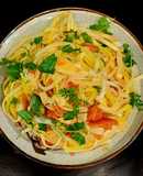 Bánh canh xào nấm đùi gà, cà chua, phô mai