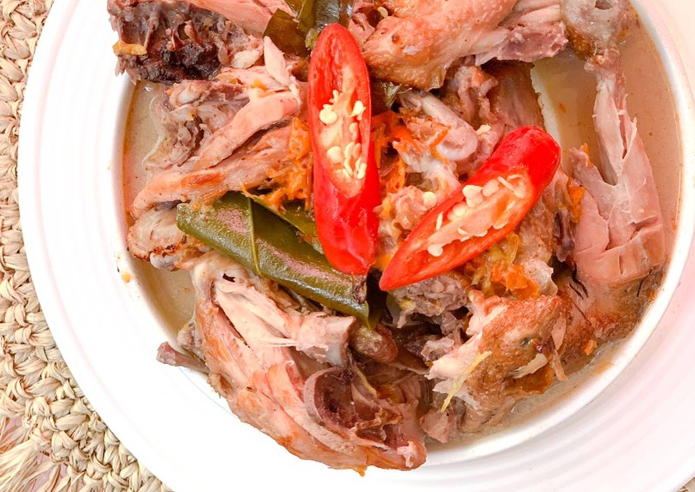 Ayam panggang kuah santan