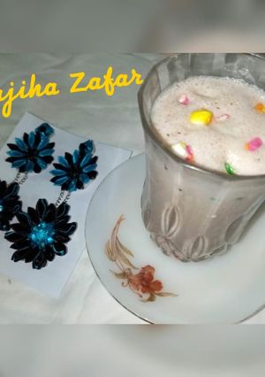 A picture of Fruity Pebbles Milk Shake.