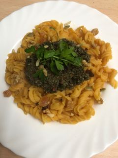 Una foto de 107. Fusilli de lentejas rojas con salsa de anchoas y albahaca (principal pasta)