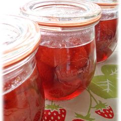 A picture of Sparkling Strawberry Confiture.