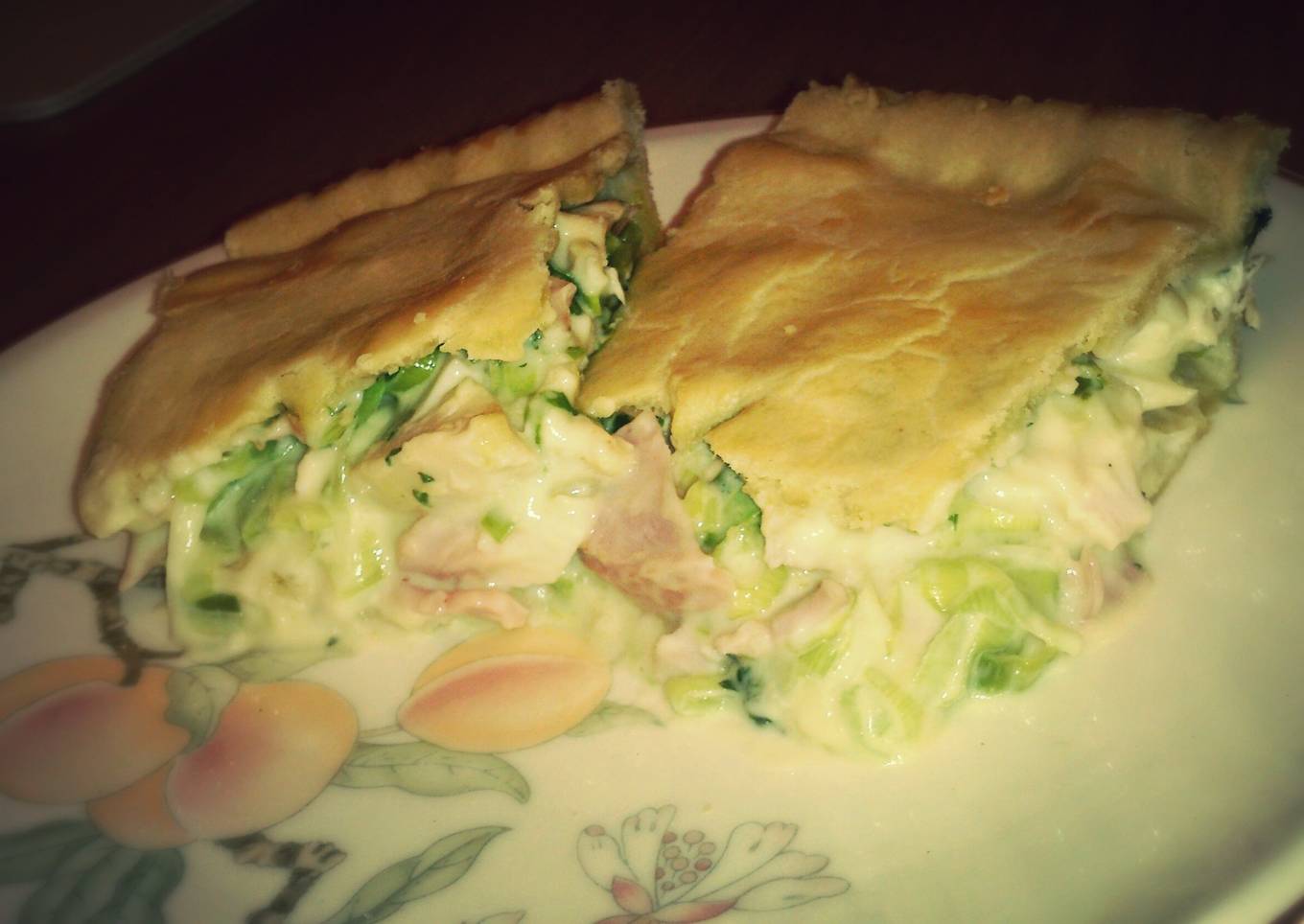 Creamy Chicken, Ham and Leek Pie