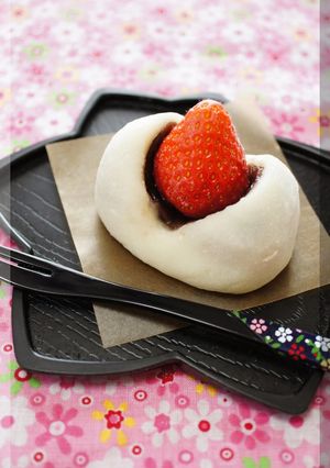 A picture of Easy Strawberry Daifuku With Strawberry Milk Flavor.