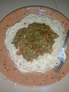 A picture of Spaghetti with Spinach Sauce.