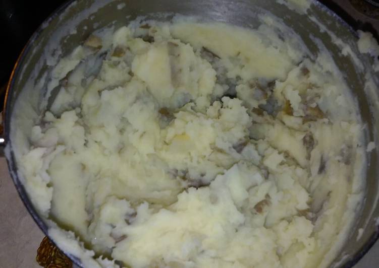 Step-by-Step Guide to Prepare Perfect Cheesy mashed potatoes