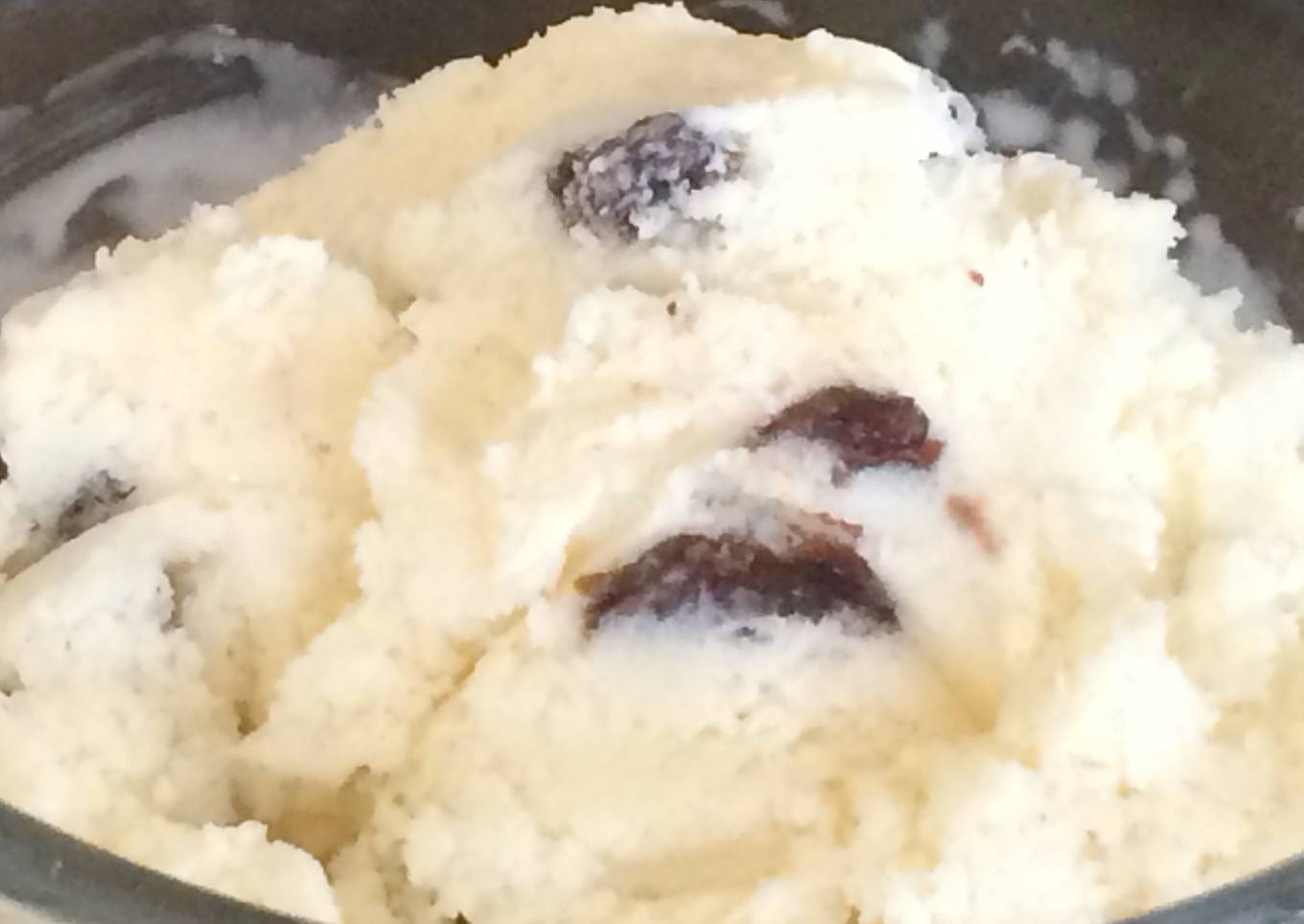 Ice Cream Malaga (Vanilla, Dry Raisins And Rum)