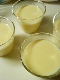 A picture of Easy Pudding with Hot Milk.