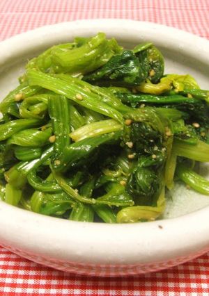 A picture of Green Hors D'oeuvres Parboiled Spinach with Sesame Seeds.