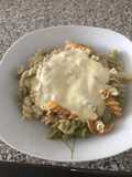 Crespos tricolor con salsa Alfredo