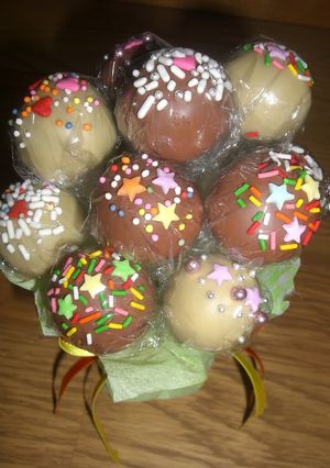 A picture of American-Style Cake Pops.