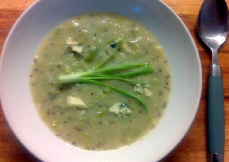 7 Delicious Homemade Sig&#39;s. Leek and Blue Cheese soup