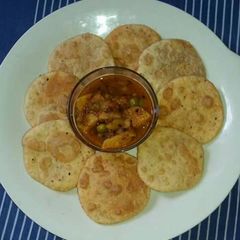 A picture of Urad dal ki kachori.