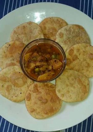 A picture of Urad dal ki kachori.