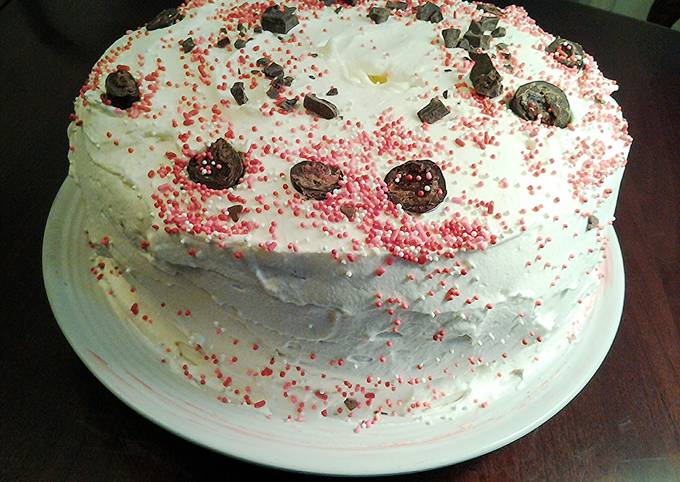 Simple Way to Make Favorite Strawberry Sparkle Cake