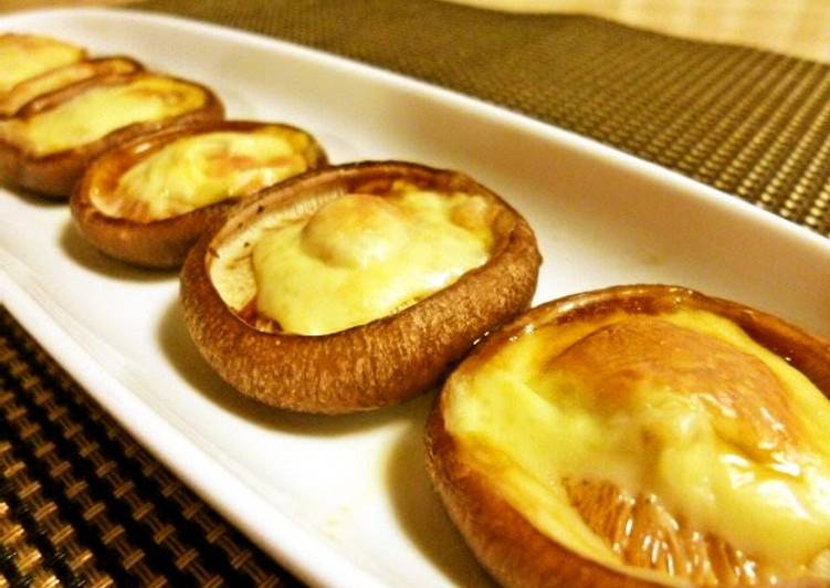 Easy Recipe: Perfect Shiitake Mushrooms with Melted Cheese