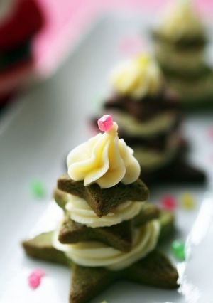 A picture of Cream Cheese for Christmas Petit Four.