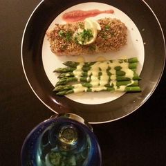 A picture of Delicious Pistachio encrusted Salmon.