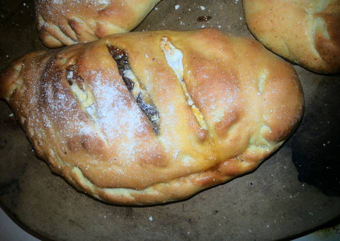 Recipe of Homemade Pizza Calzones ♥♥