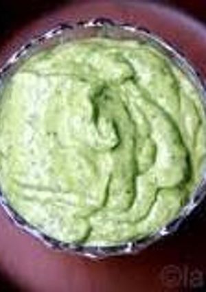 A picture of avocado sauce.