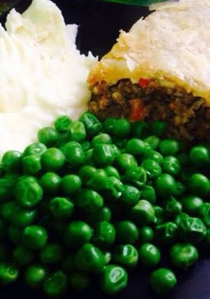 A picture of Cheeseburger Meat Pie.