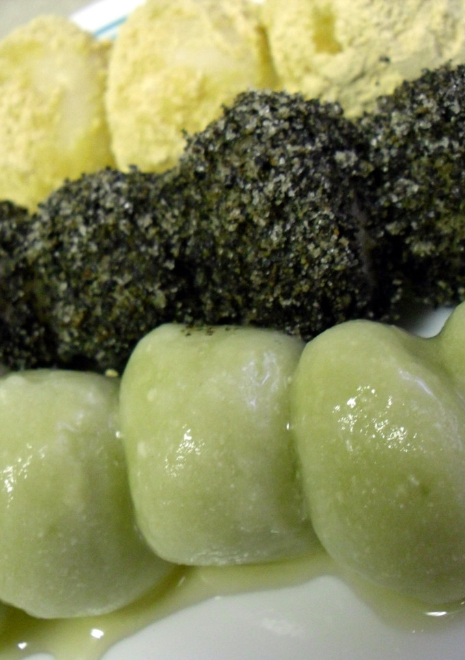 A picture of tofu dango.