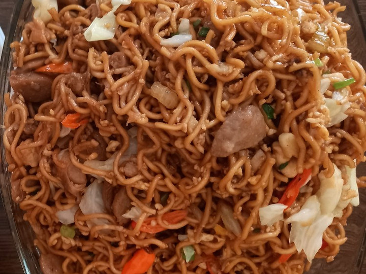 Cara Memasak Mie goreng ayam baso pedas manis Yang Mudah