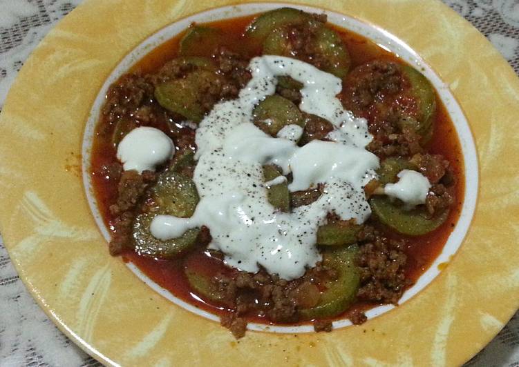 Musakka (kinda ratatouille with chopped meat)