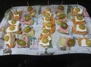 Una foto de pancitos con queso fresco