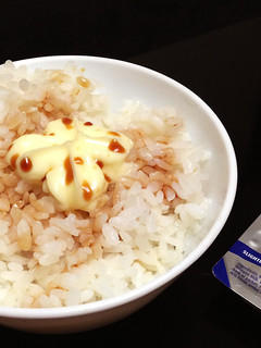 【家樂福廚房】深夜食堂》奶油拌飯 的食譜成品照片