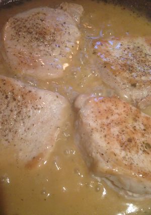 A picture of Creamy Marsala Pork Chops.