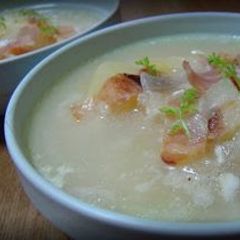 A picture of Potato and Bacon Milk Stew.