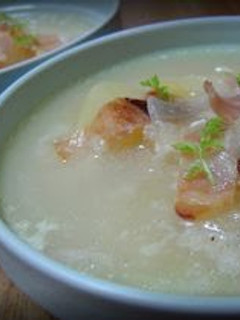 A picture of Potato and Bacon Milk Stew.