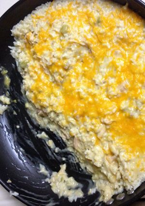 A picture of Cheesy Chicken And Rice.