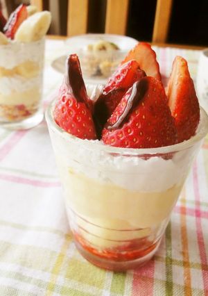 A picture of Mini Strawberry and Chocolate Parfait.