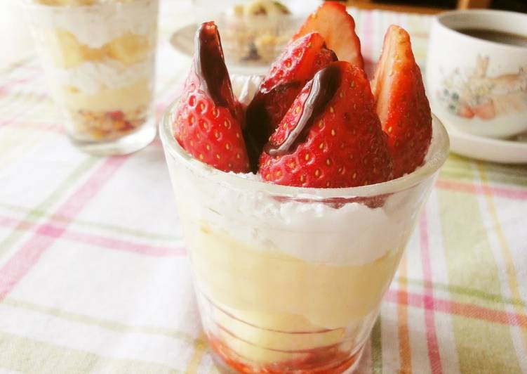 Simple Way to Make Super Quick Homemade Mini Strawberry and Chocolate Parfait