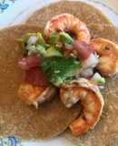 Tacos de camarones marinados