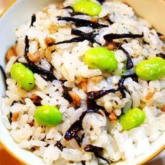 A picture of Ground Pork and Hijiki Seaweed Chinese-style Mixed Rice.